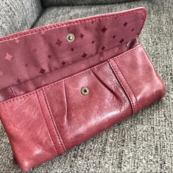 Red leather Fossil wallet distressed - Picture 8 of 14